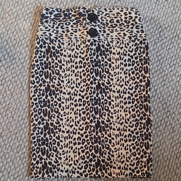 Forever 21 Leopard Print Pencil Skirt - Picture 1 of 8